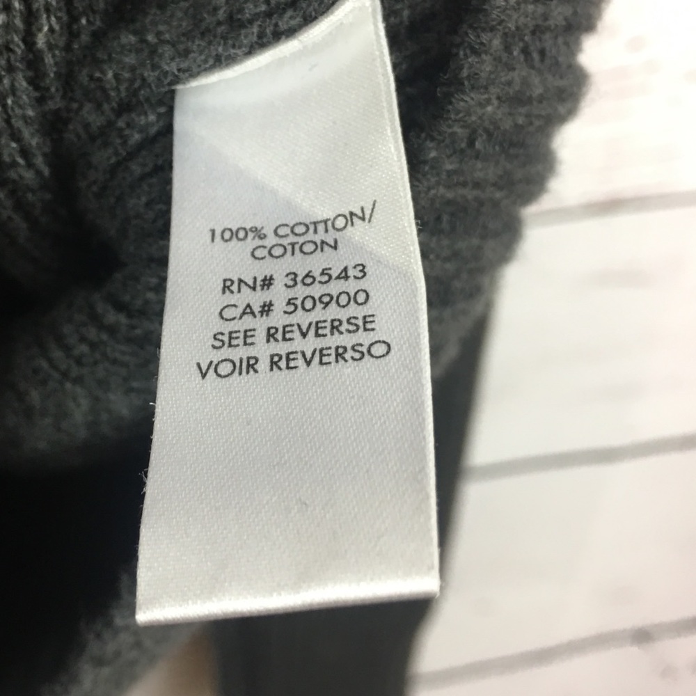 **SOLD**Calvin Klein Sweater - Picture 5 of 5
